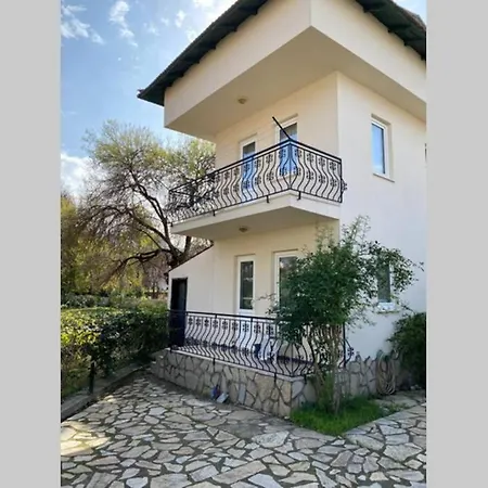 Sakin Ay Villa